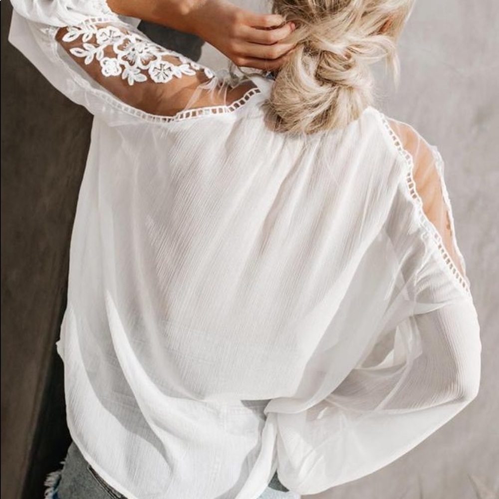 🎉Host Pick🎉 Lace Boho Blouse in White - Picture 3 of 3